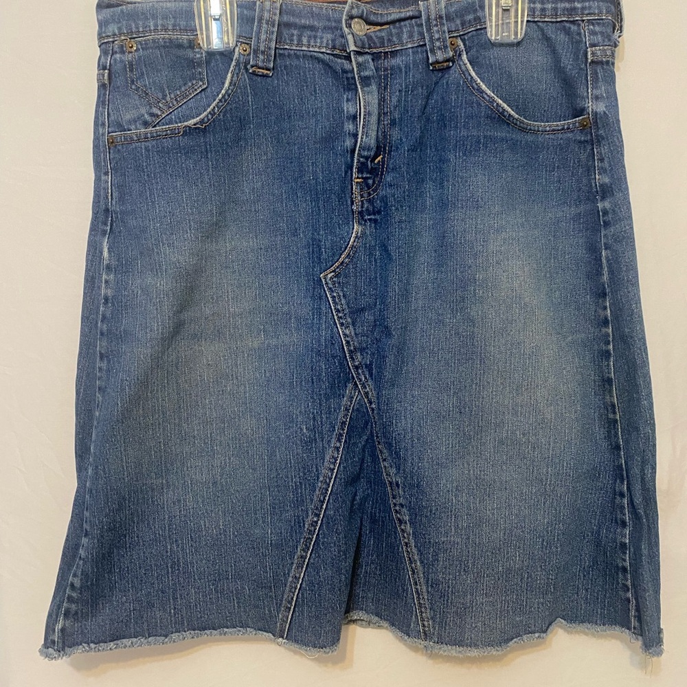 Levi's Mid-Wash Blue Denim Skirt